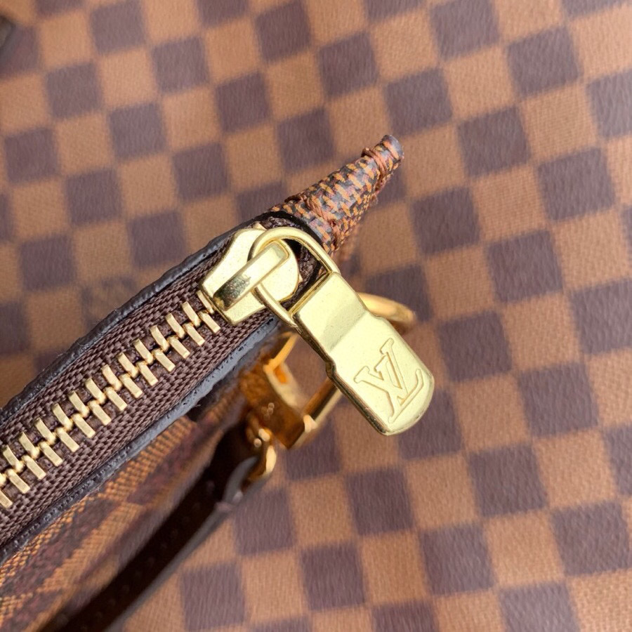 l**is V*t*n neverfull mm