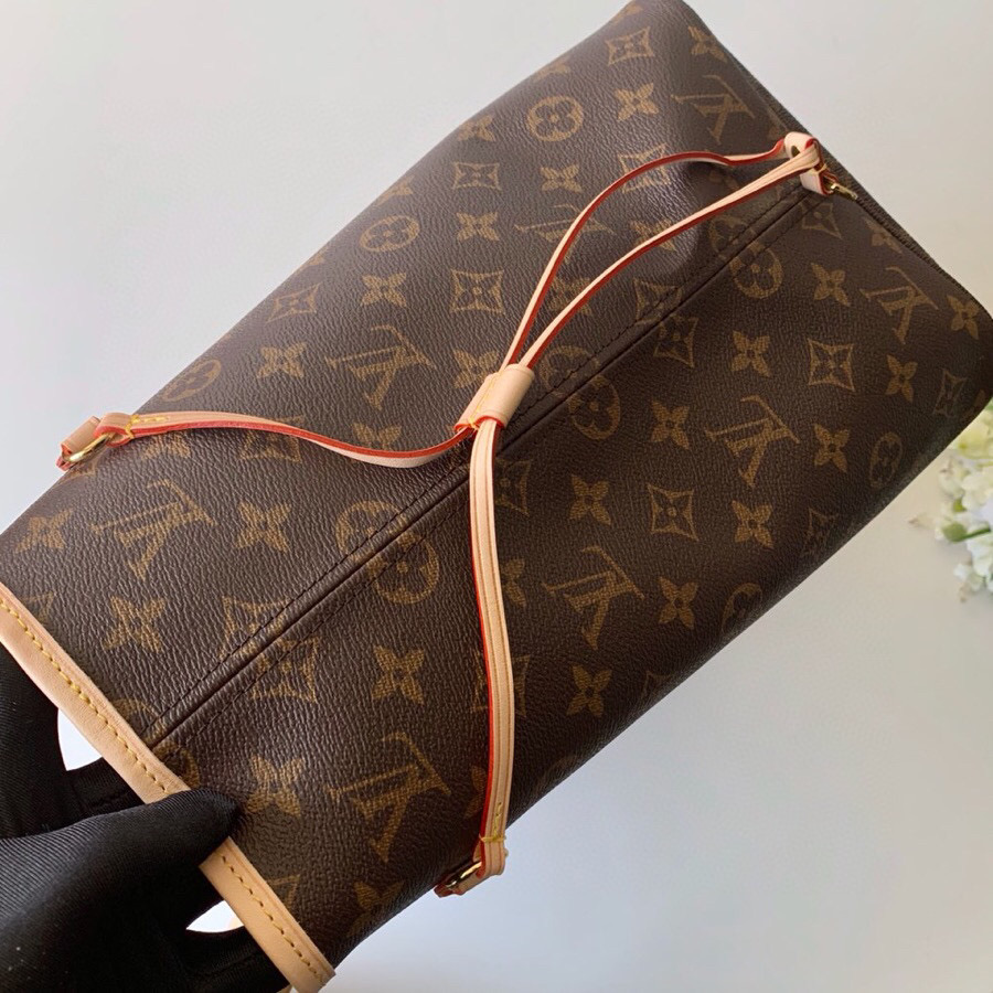 l**is V*t*n neverfull gm