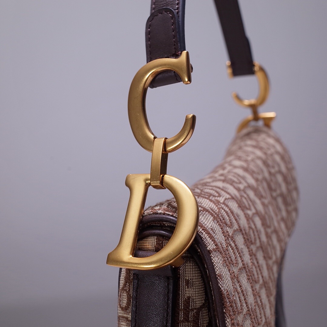 D*or saddle