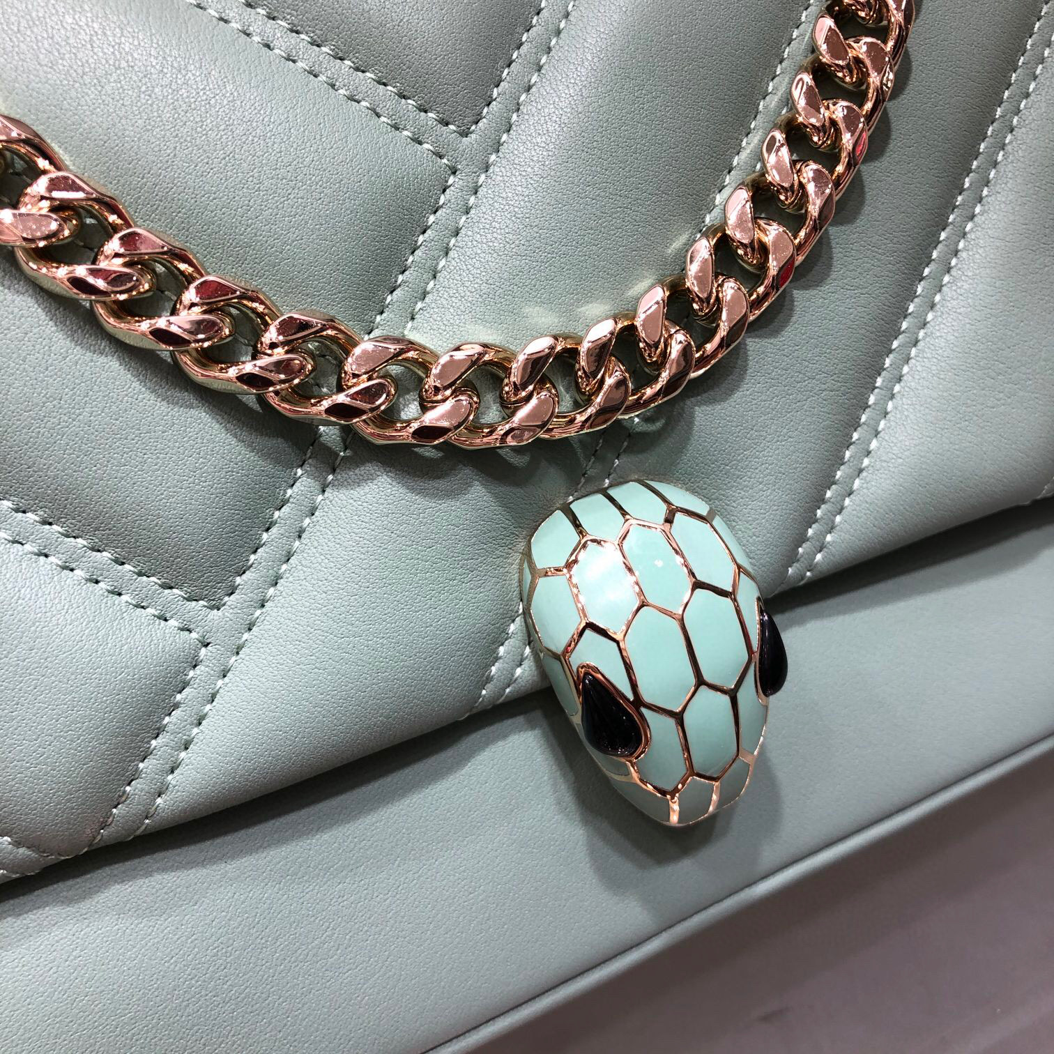 B*l*ai cabochon