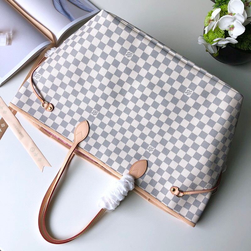 l**is V*t*n neverfull gm