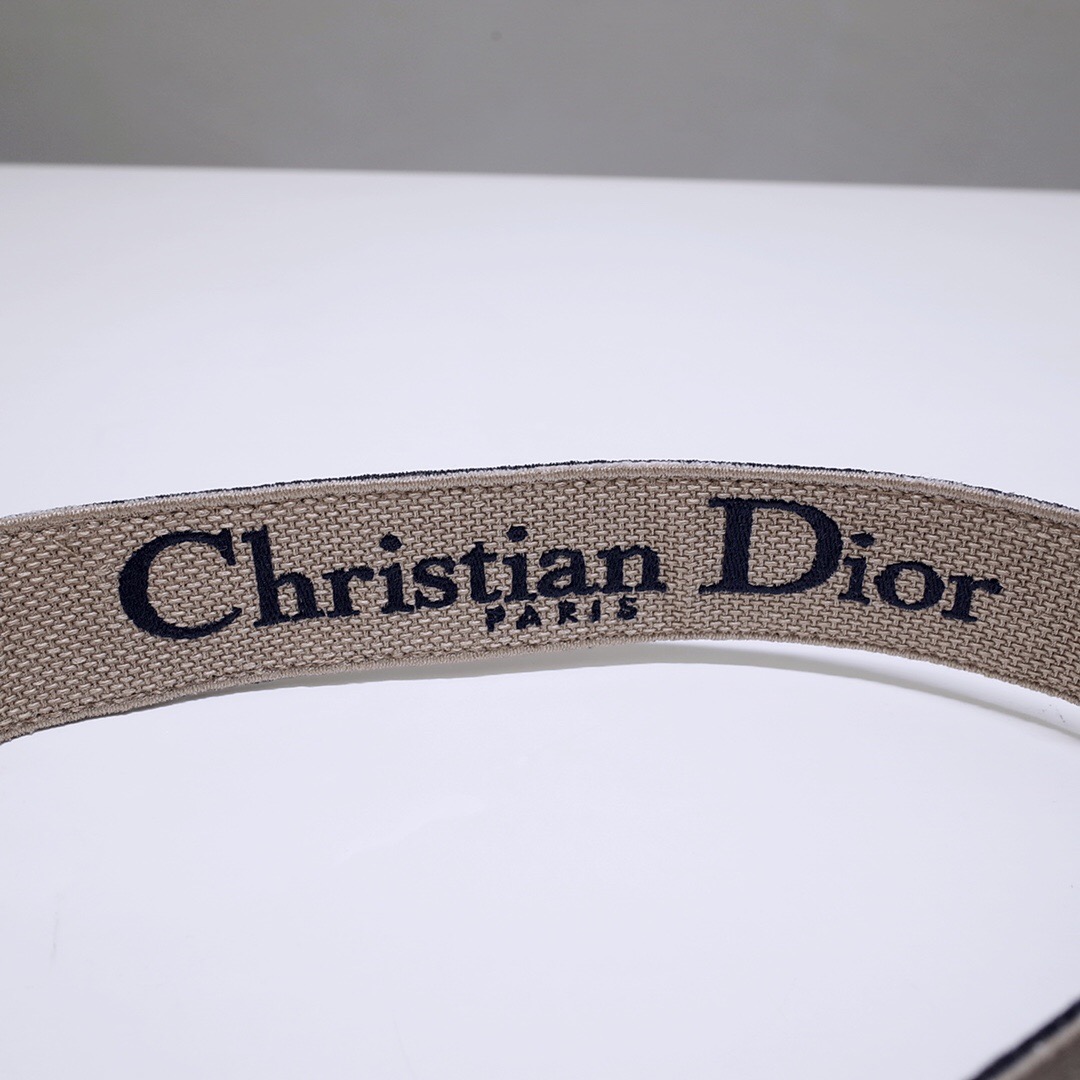 D*or shoulder strap