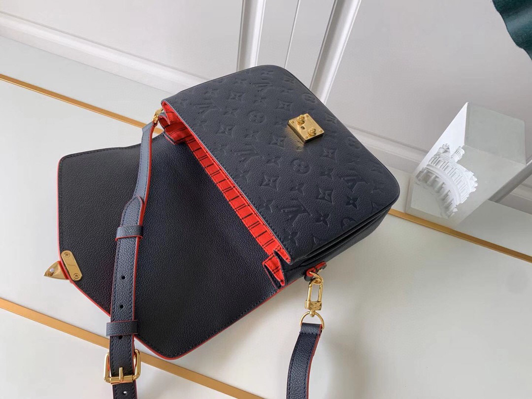 l**is V*t*n pochette metis
