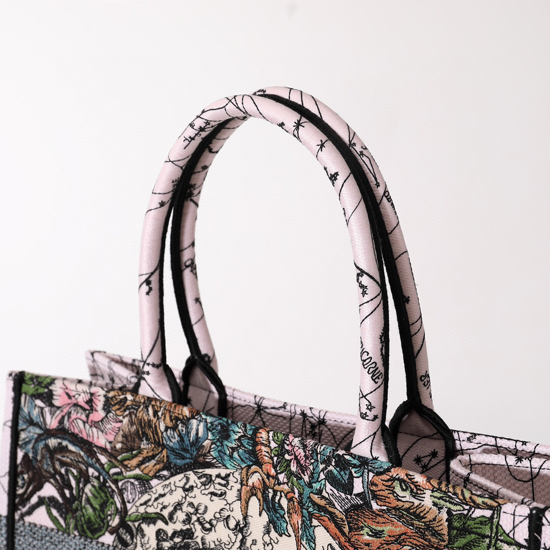 D*or book tote