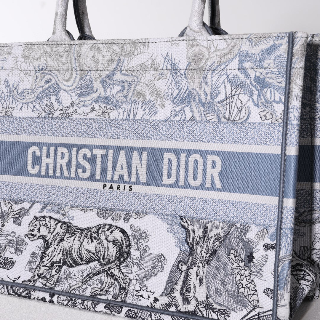 D*or book tote