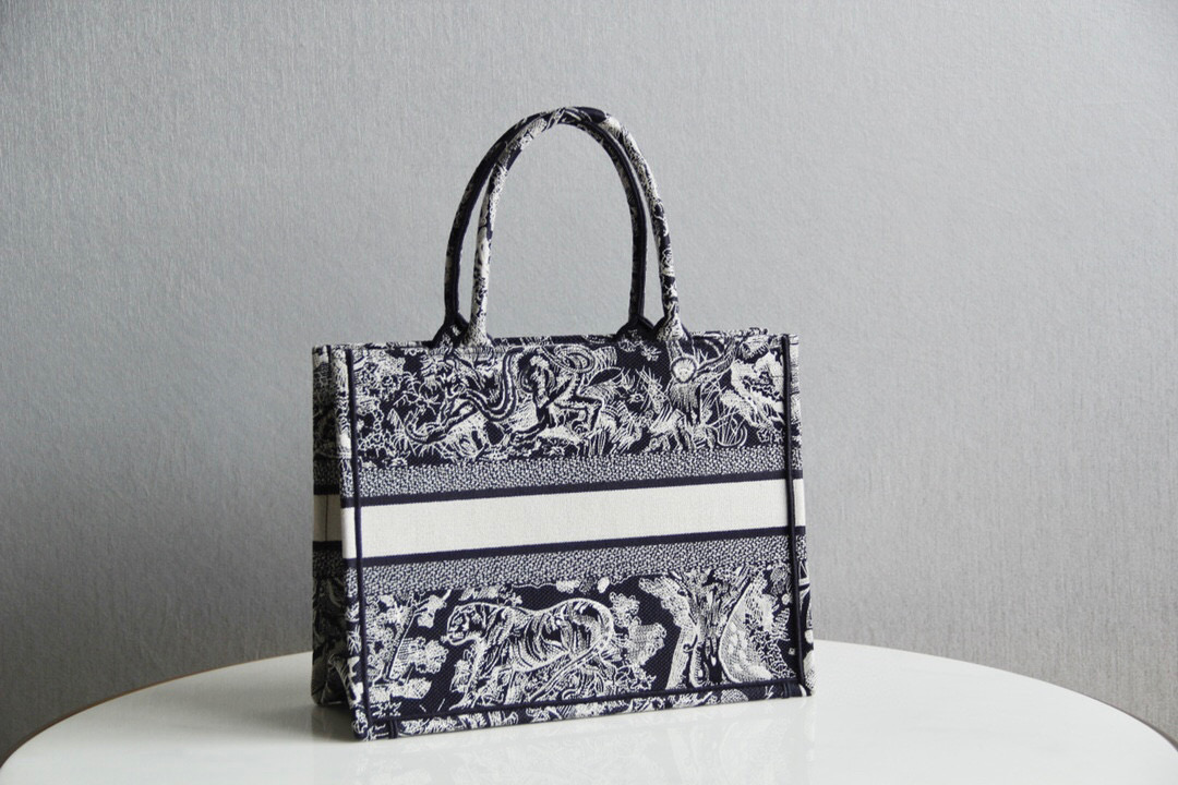 D*or book tote
