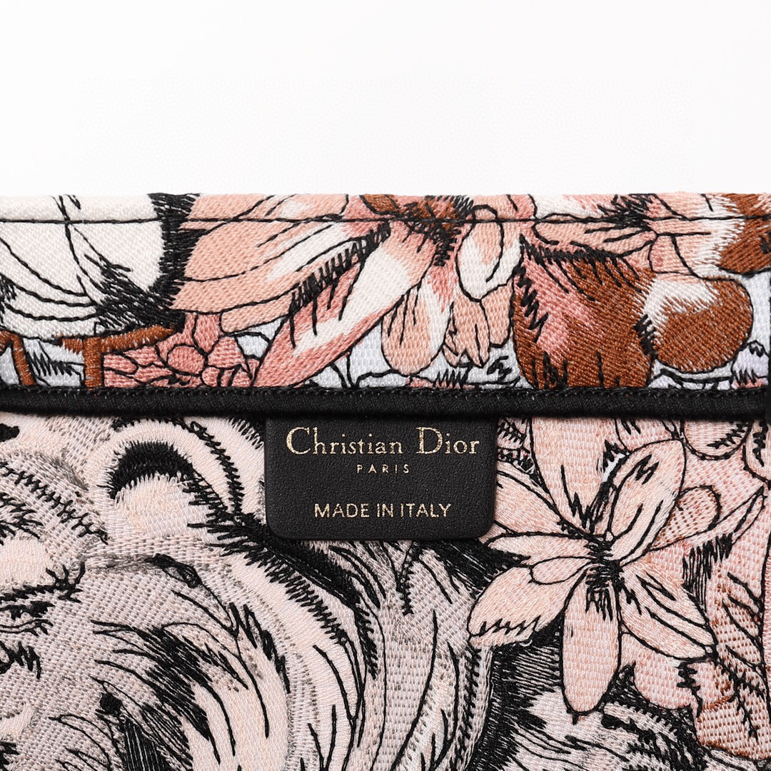 D*or book tote