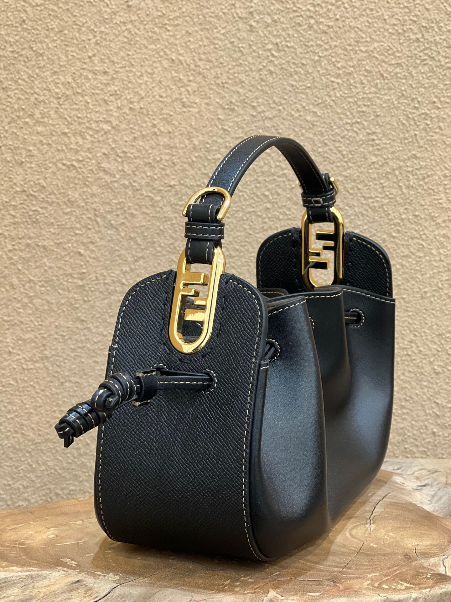 F**di tote