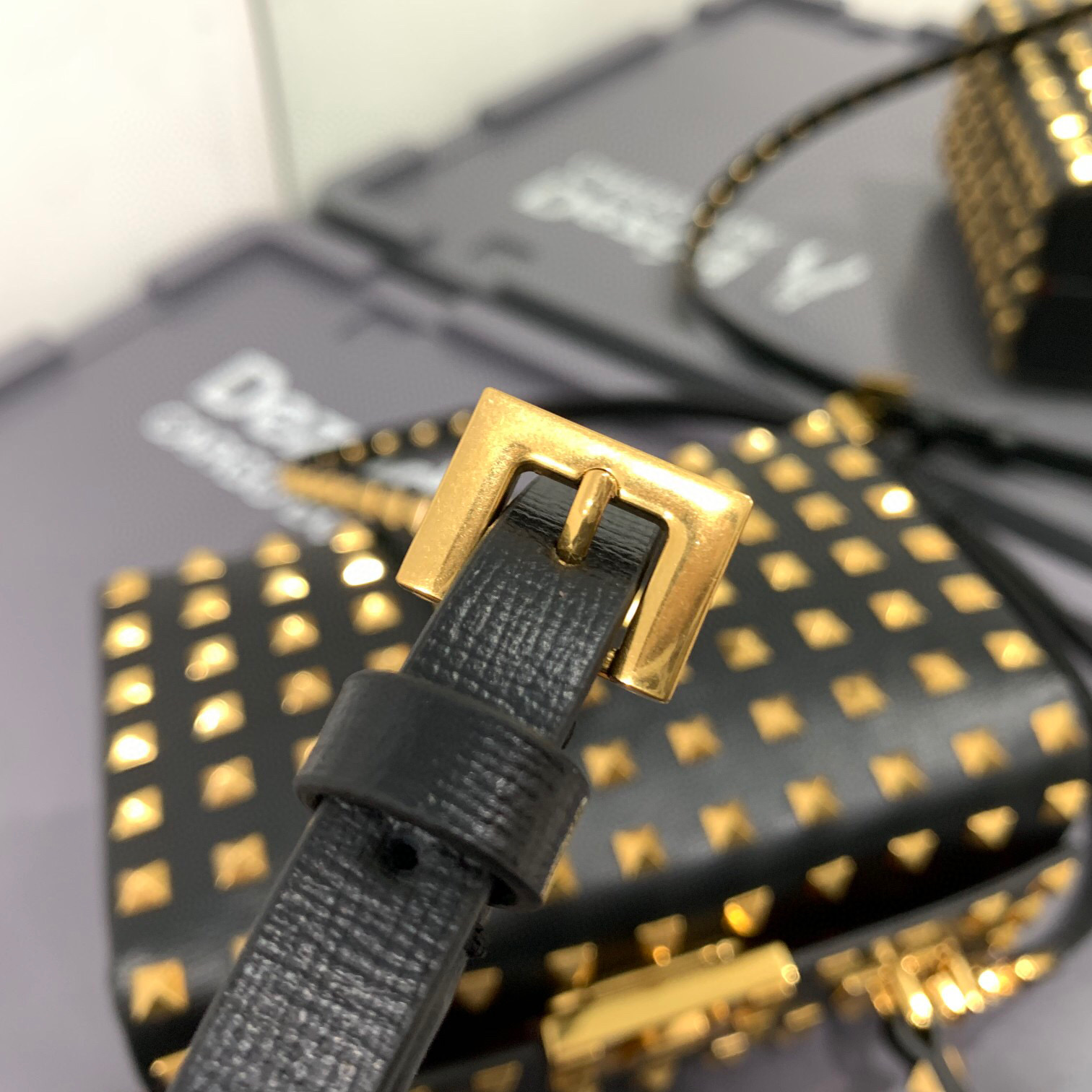 Va1e*ntin0 garavani rockstud