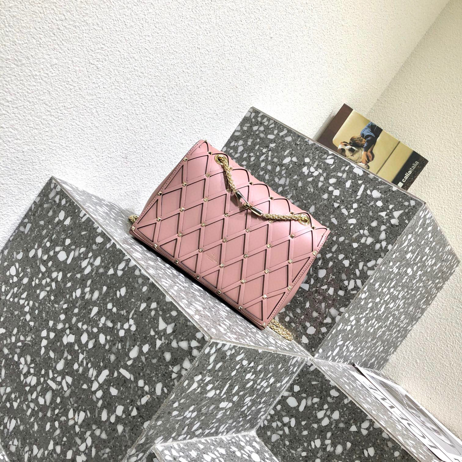 Va1e*ntin0 beehive