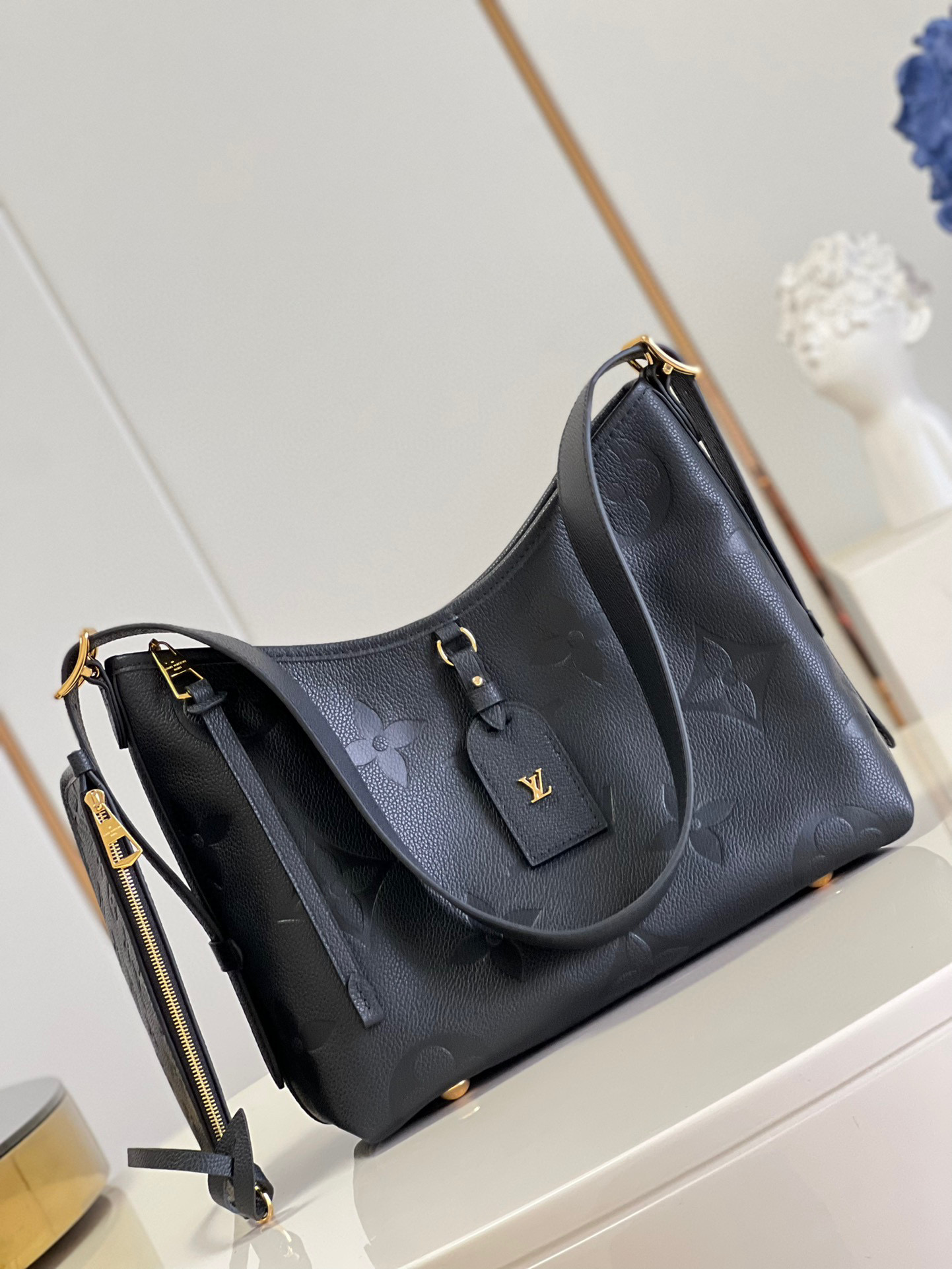 l**is V*t*n carryall pm