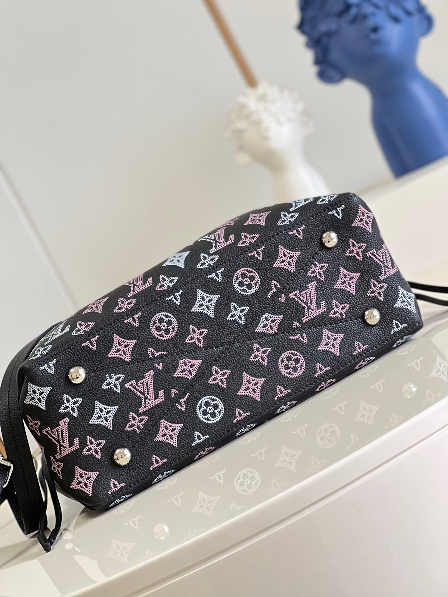 l**is V*t*n bella tote