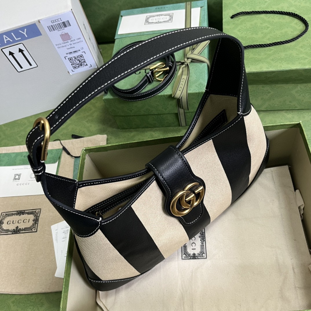 G*u*i aphrodite medium shoulder bag