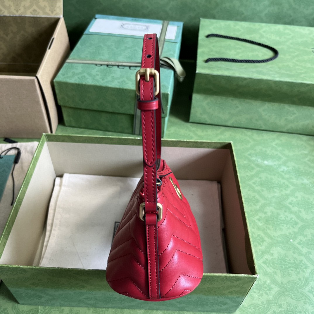G*u*i gg marmont shoulder bag