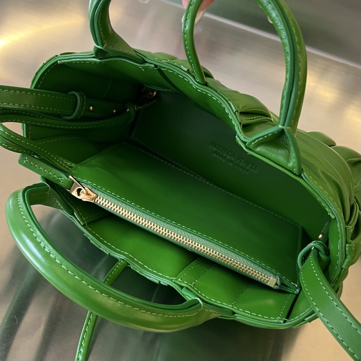 bo*te*ga Ve*ne*ta bv candy arco tote bag