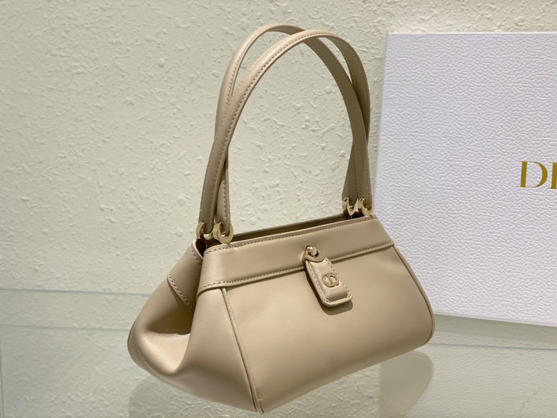 medium D*or key bag