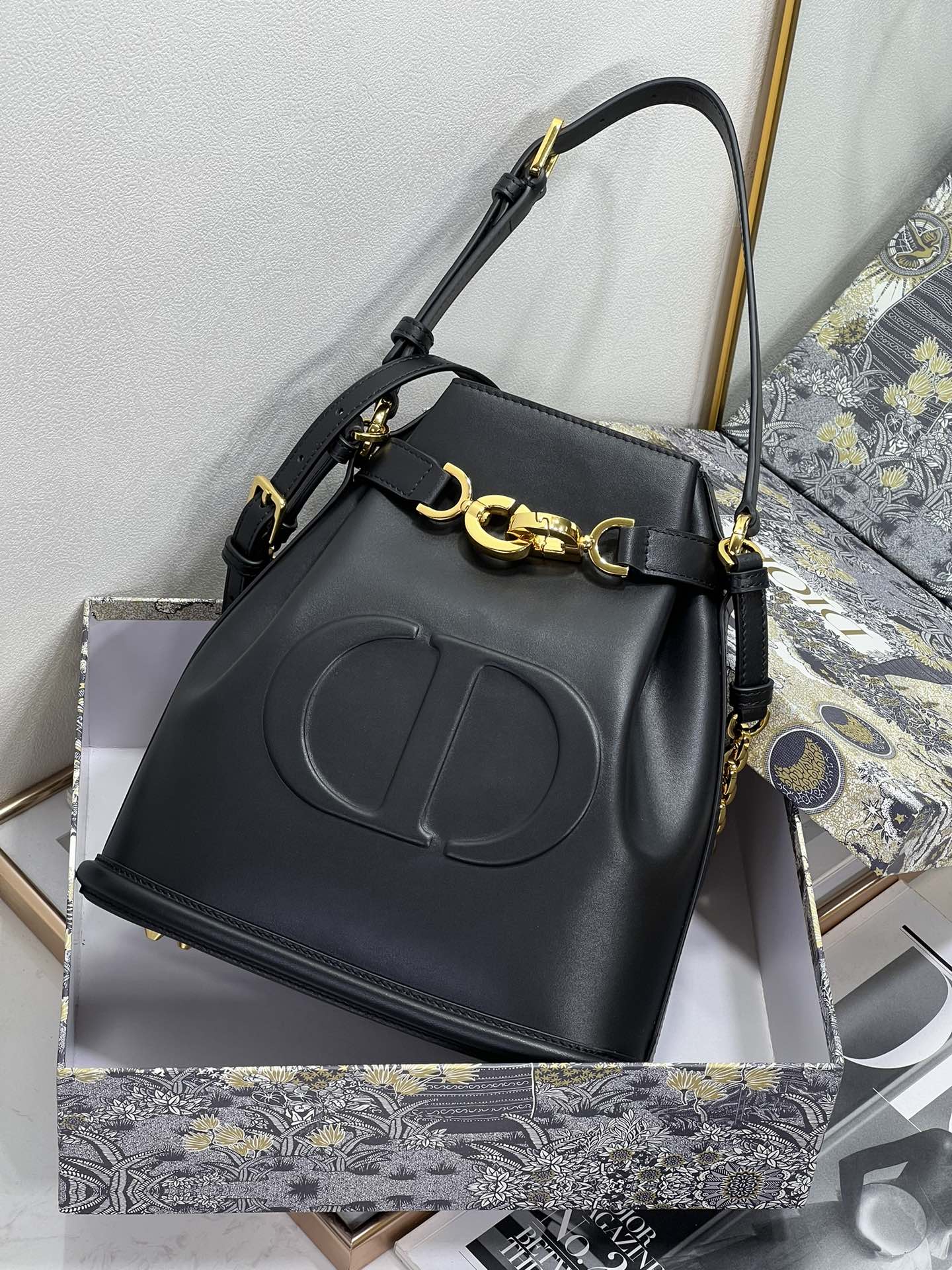 medium c’est D*or bag