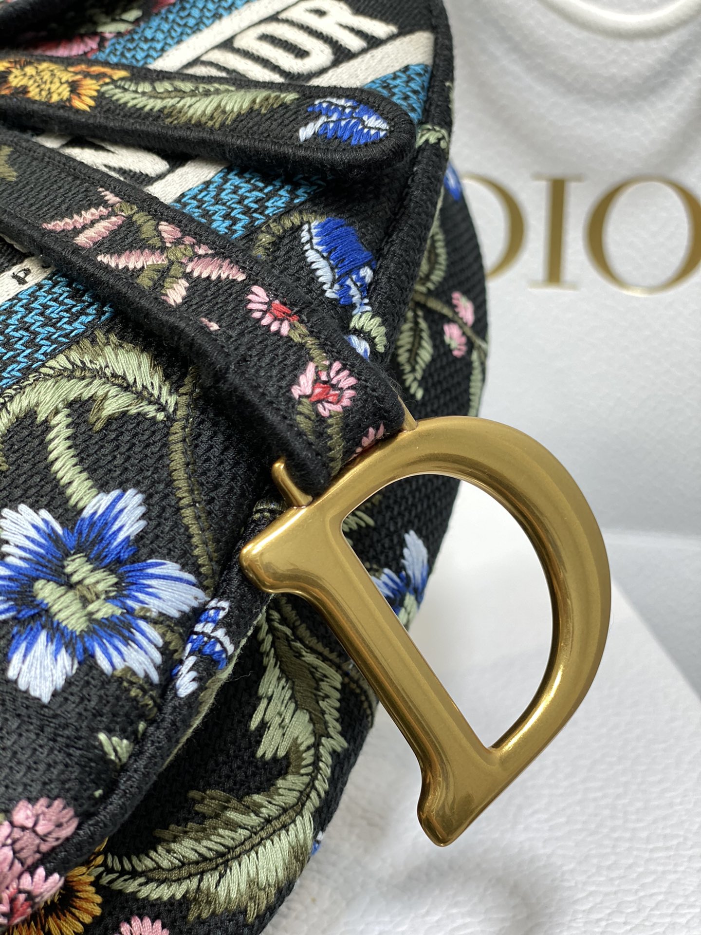 D*or saddle bag