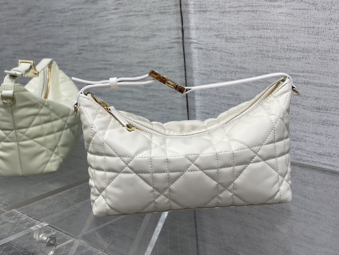 medium D*ortravel nomad pouch