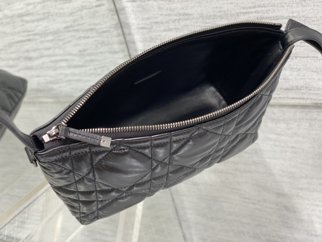 medium D*ortravel nomad pouch