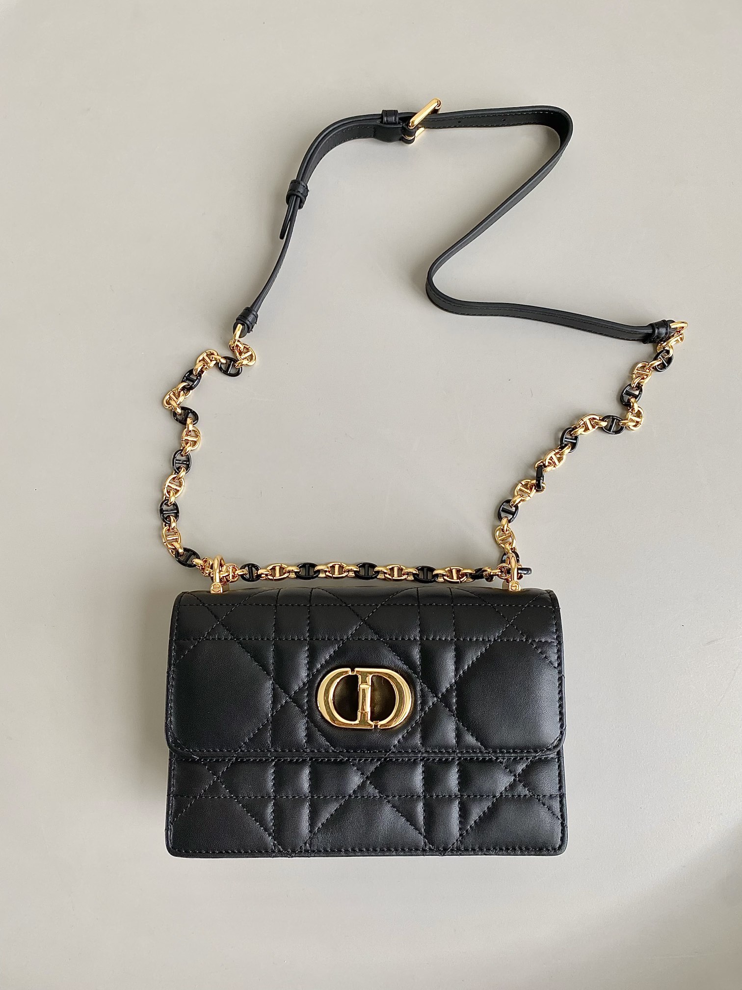 D*or miss caro bag