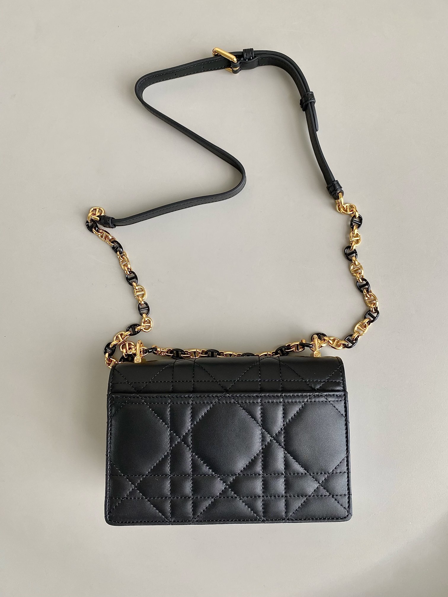 D*or miss caro bag
