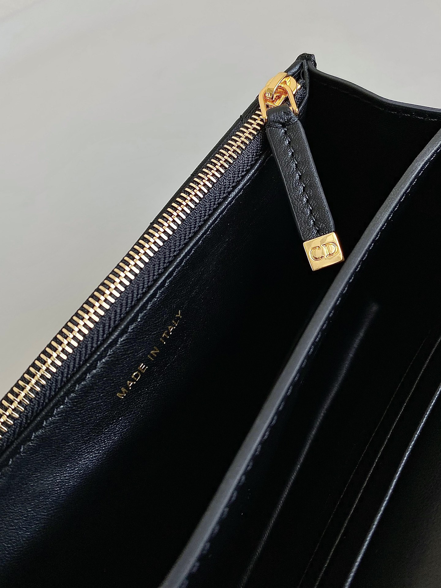 D*or miss caro bag
