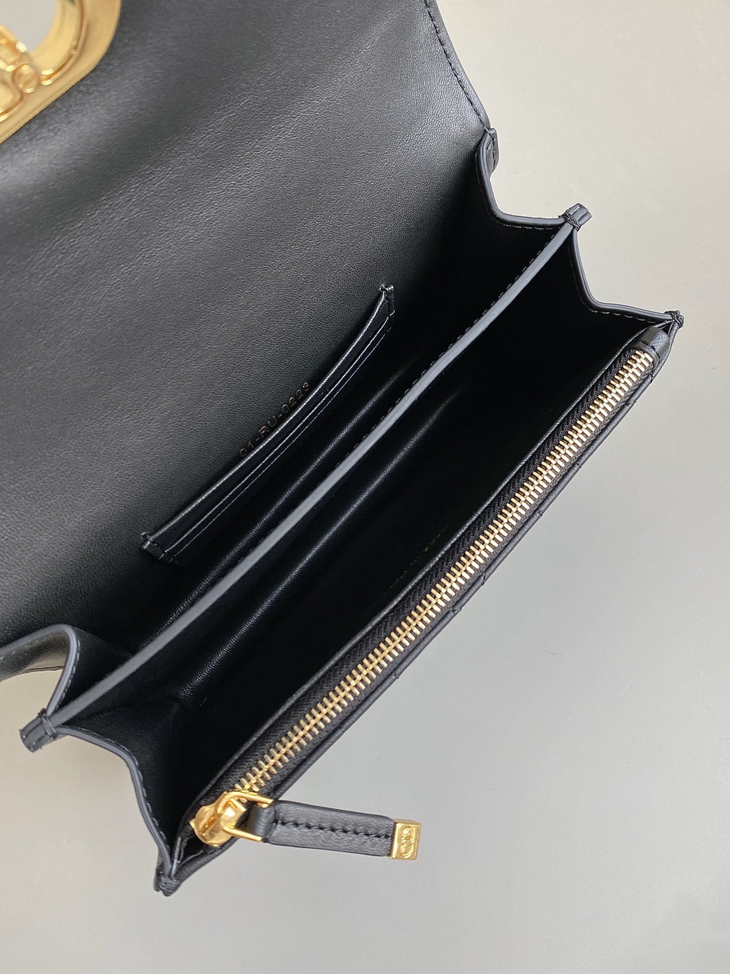 D*or miss caro bag