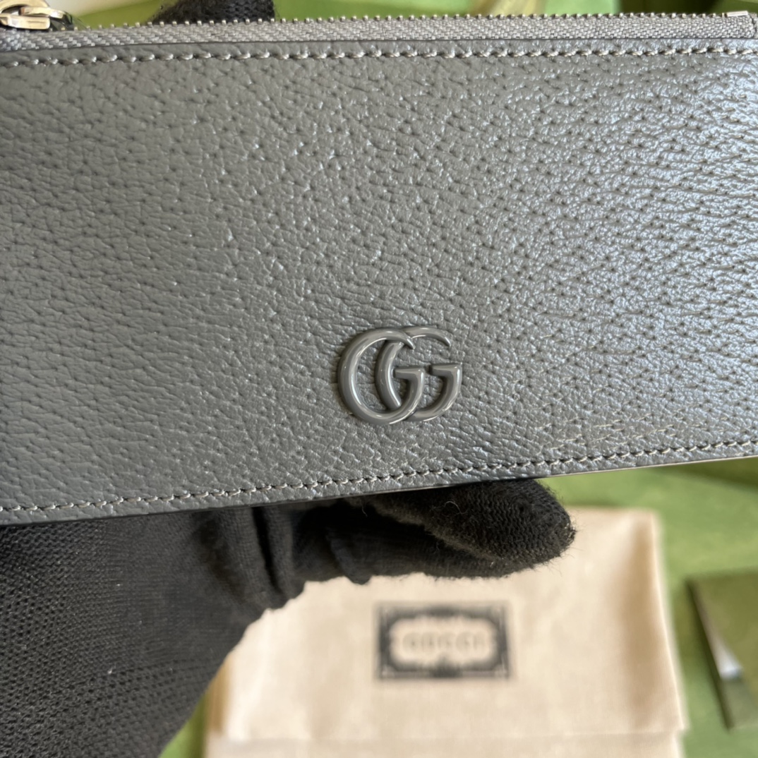 G*u*i gg marmont zip card case