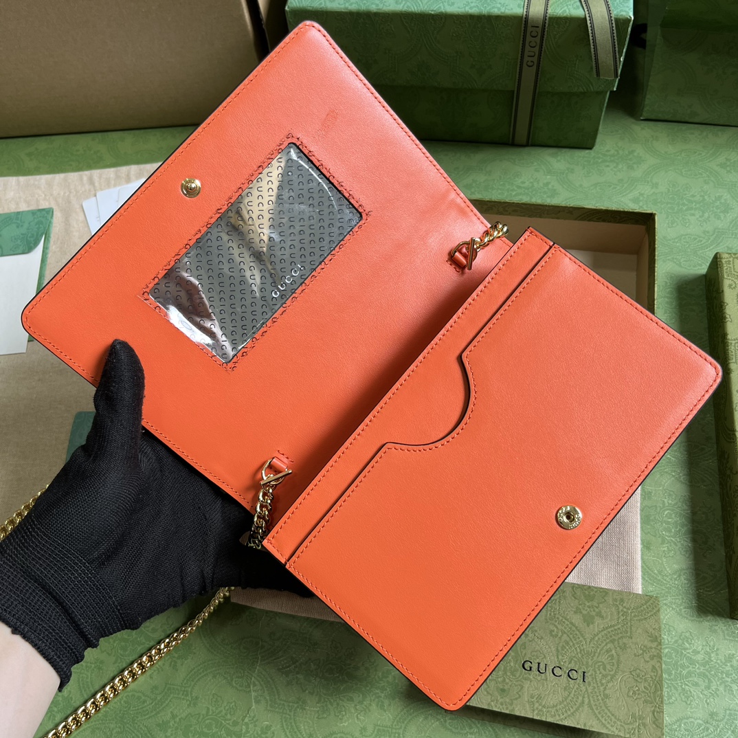 G*u*i gg matelassÉ chain wallet