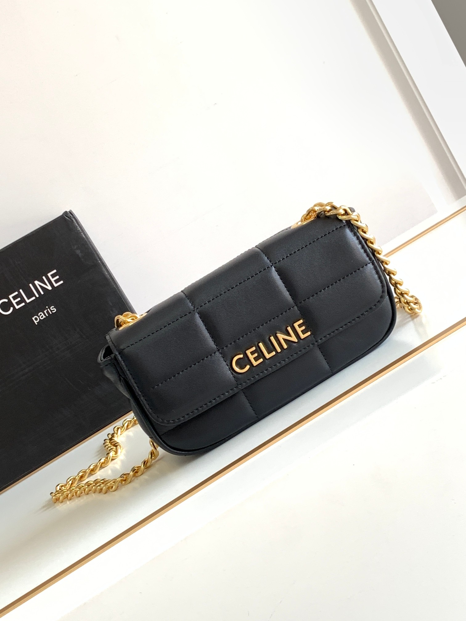 ce**e chain shoulder bag matelasse monoCh*0me ce**e in quilted goatskin
