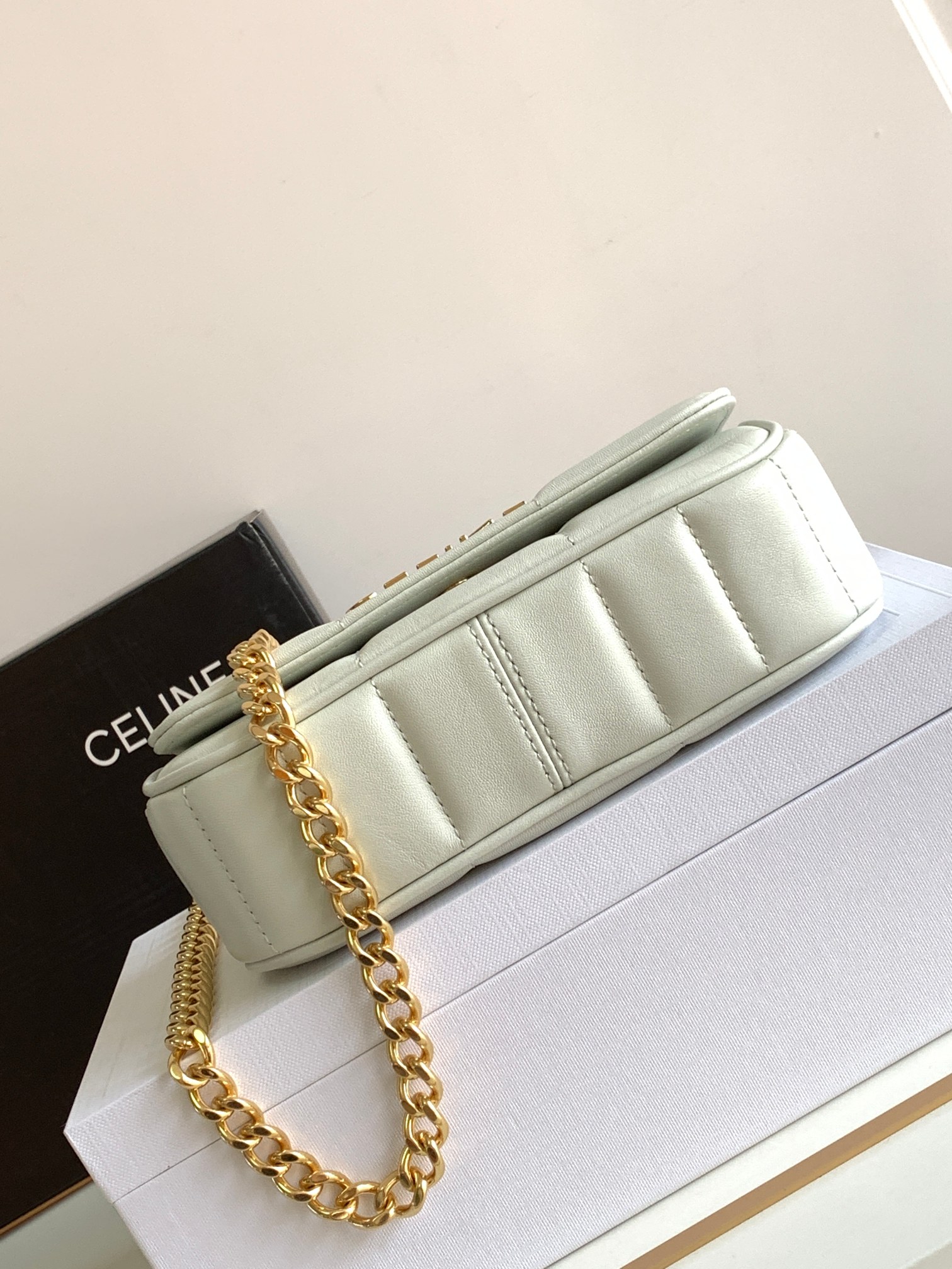 chain shoulder bag matelasse monoCh*0me ce**e in quilted goatskin
