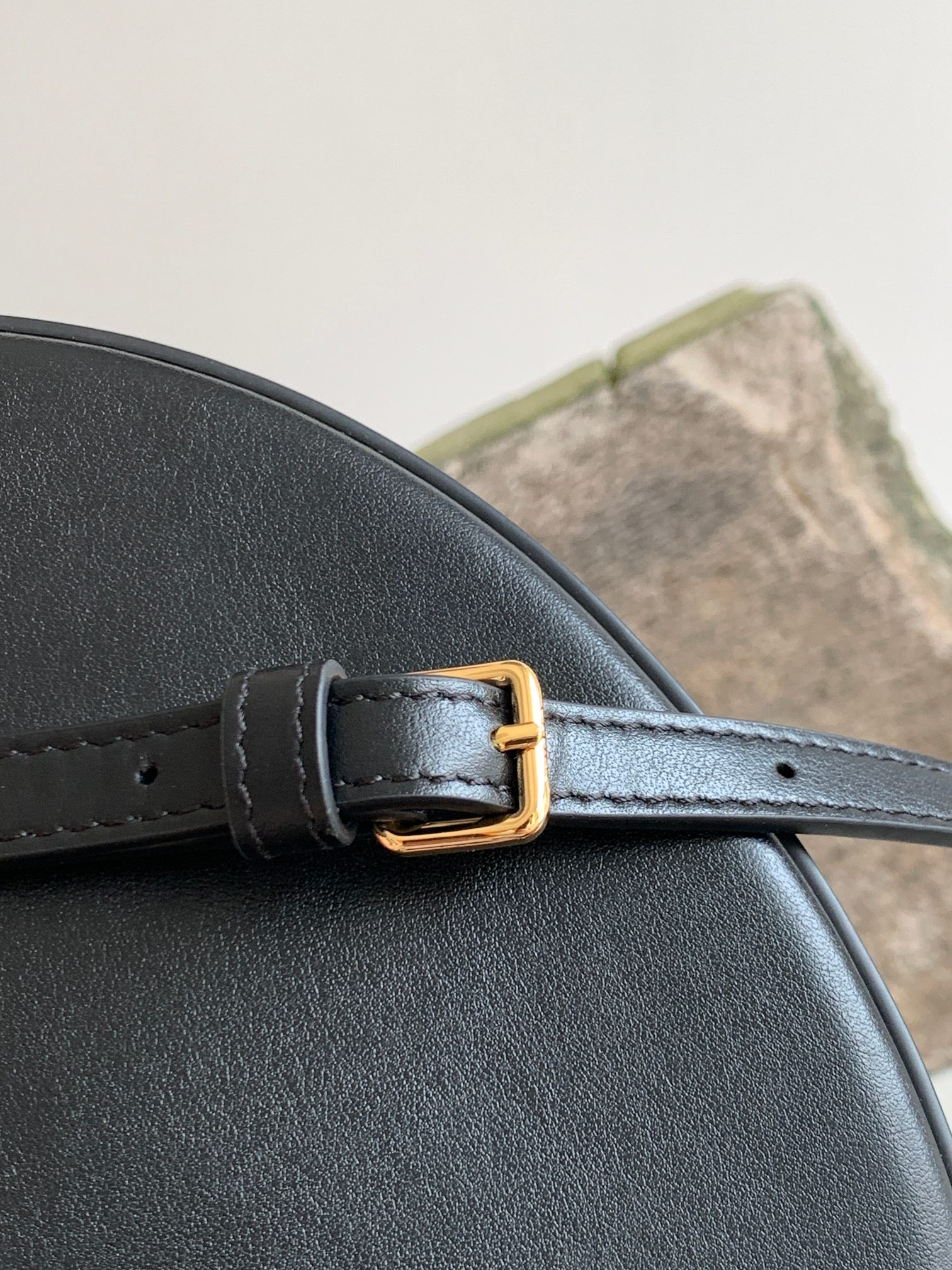 Ce**e besace cuir triomphe