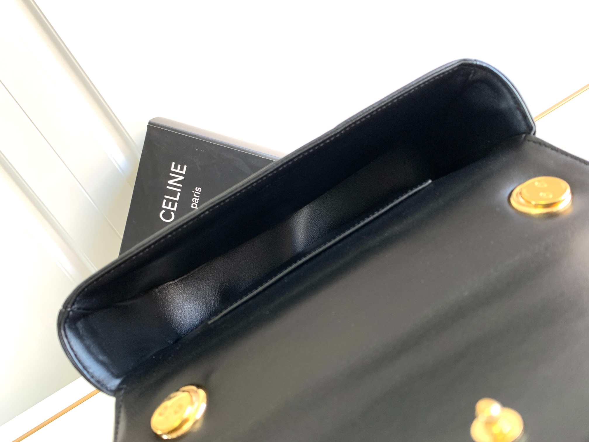 ce**e chain shoulder bag matelasse monoCh*0me