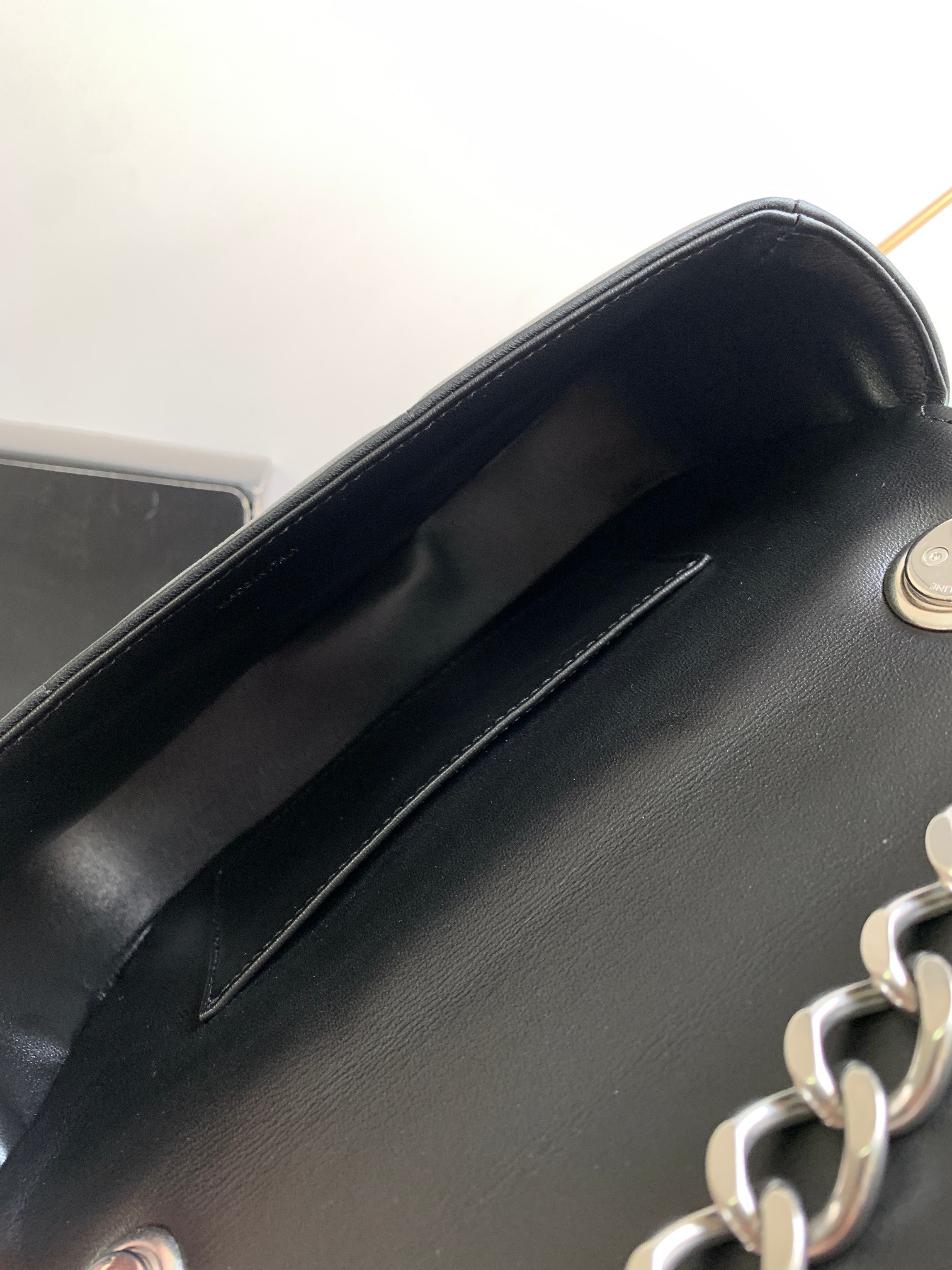 ce**e chain shoulder bag matelasse monoCh*0me