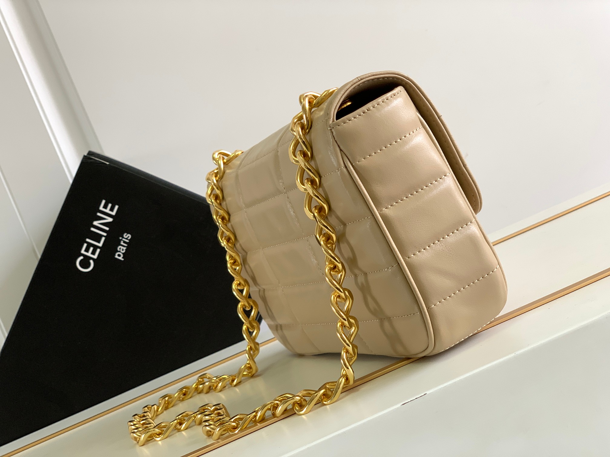 ce**e chain shoulder bag matelasse monoCh*0me