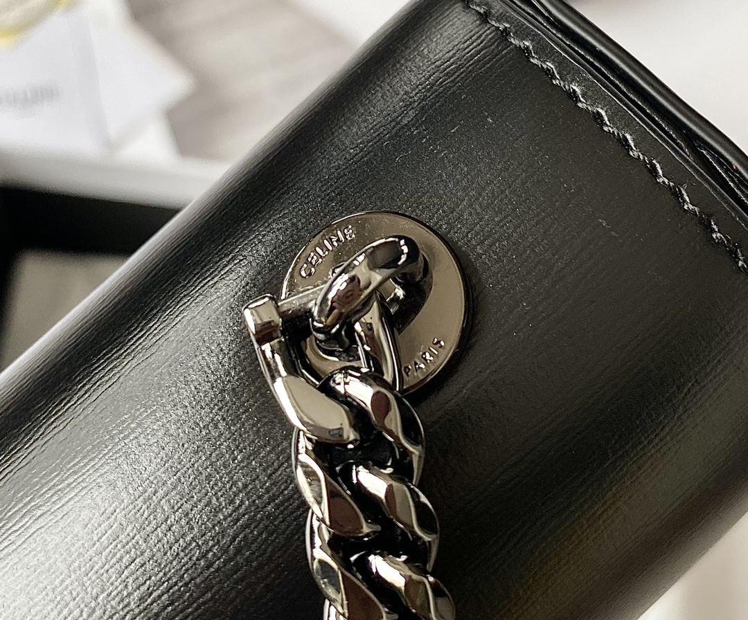 Ce**e cuir triomphe