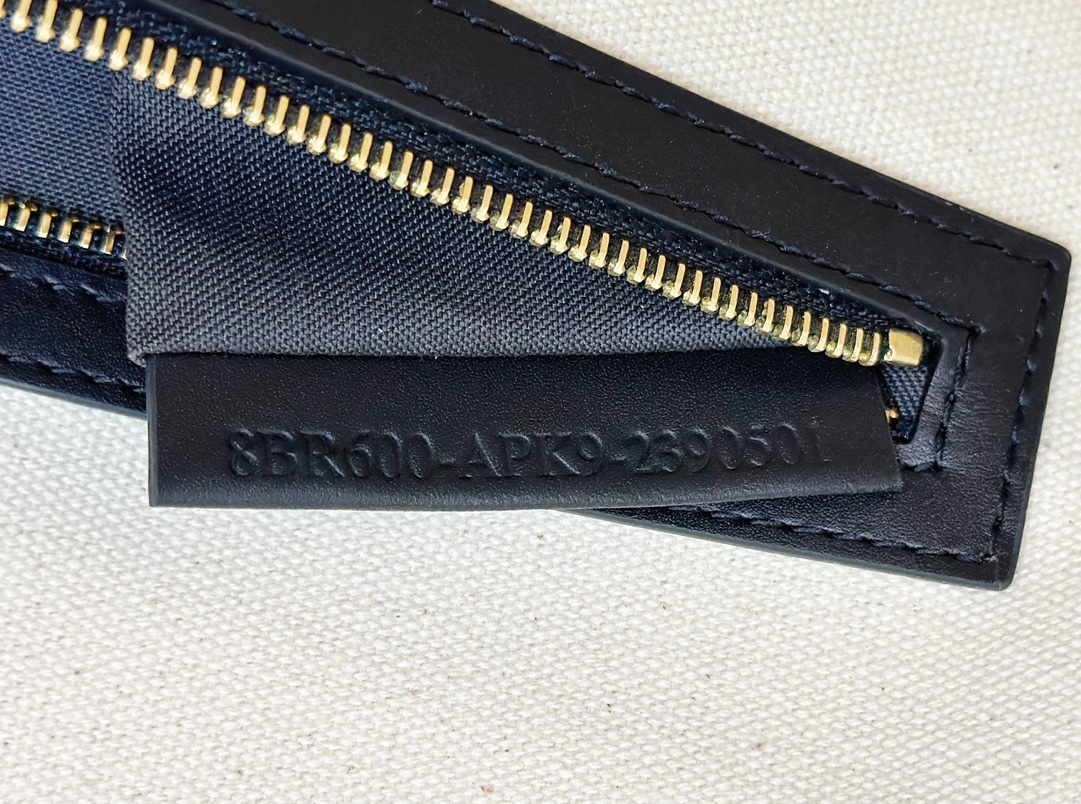 F**di baguette bag
