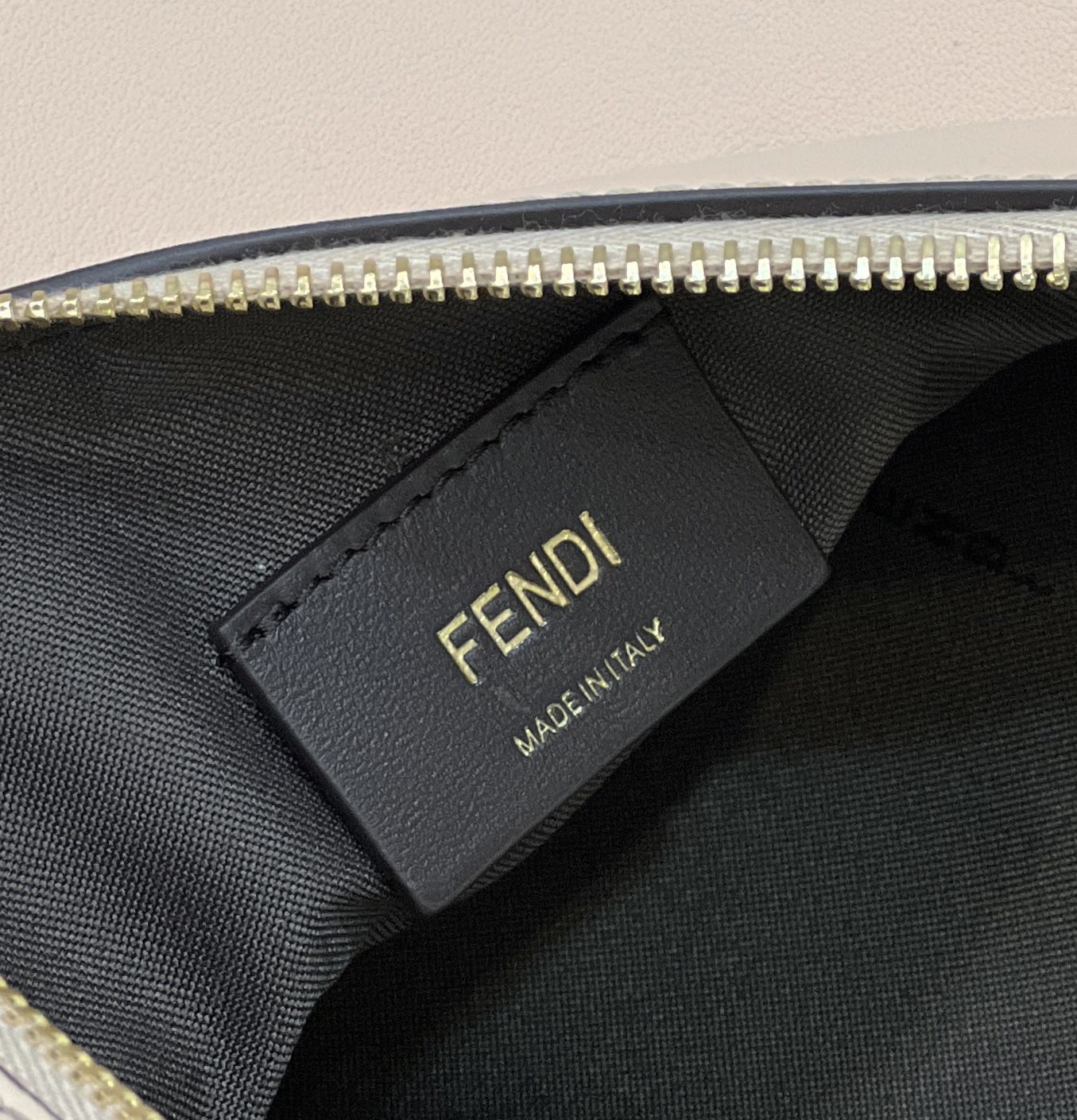 F**di graphy icon bag