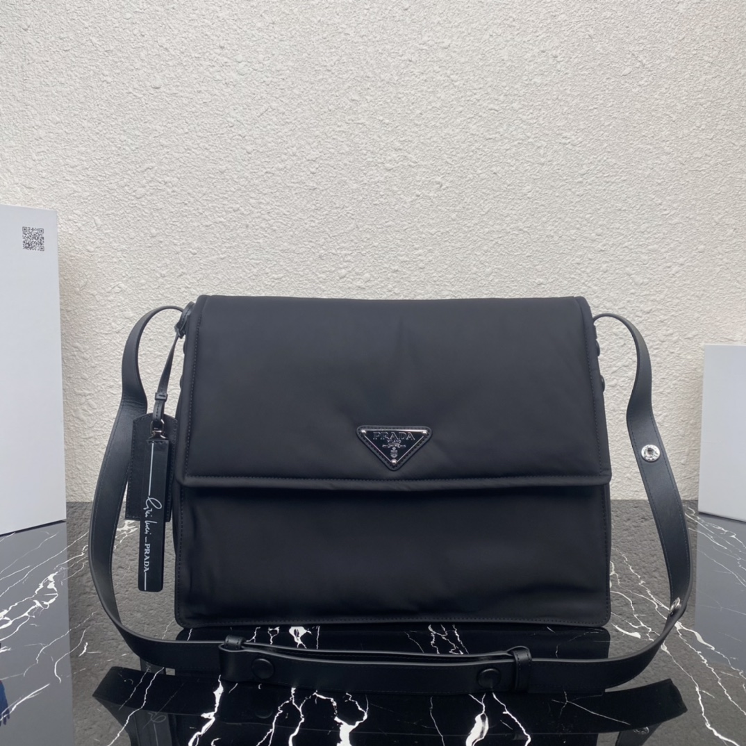 Pra*a re-nylon bag