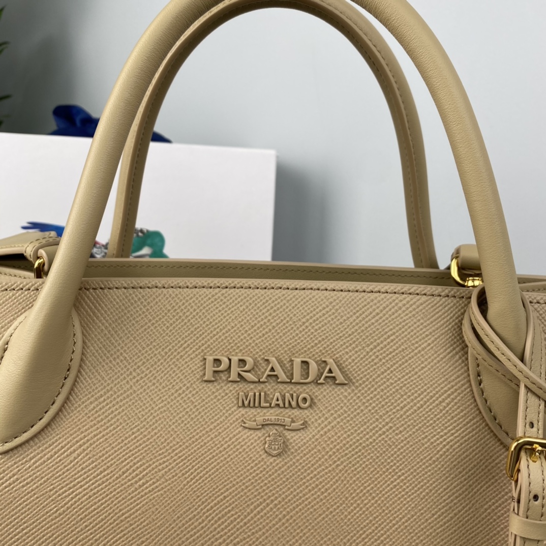 pra*a monoCh*0me medium saffiano bag