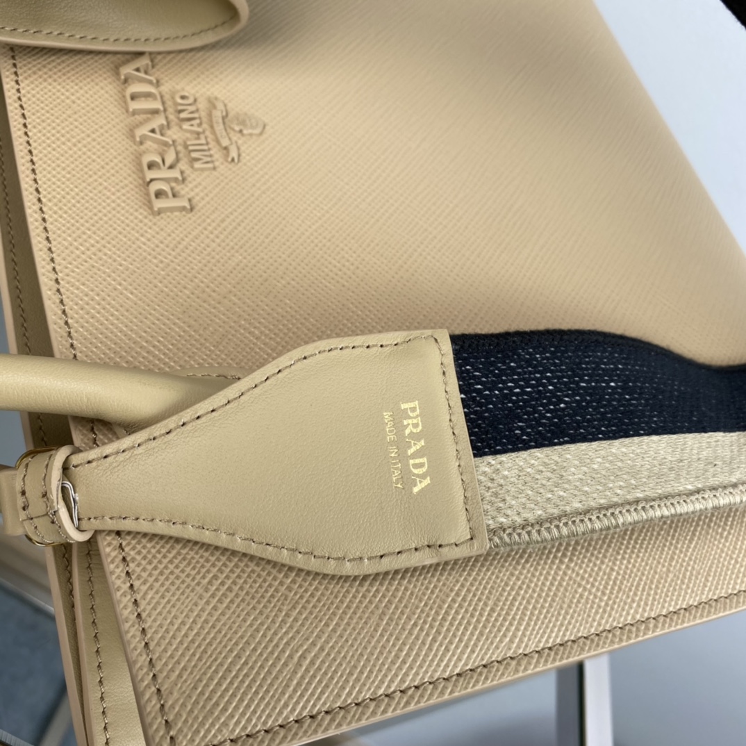 pra*a monoCh*0me medium saffiano bag
