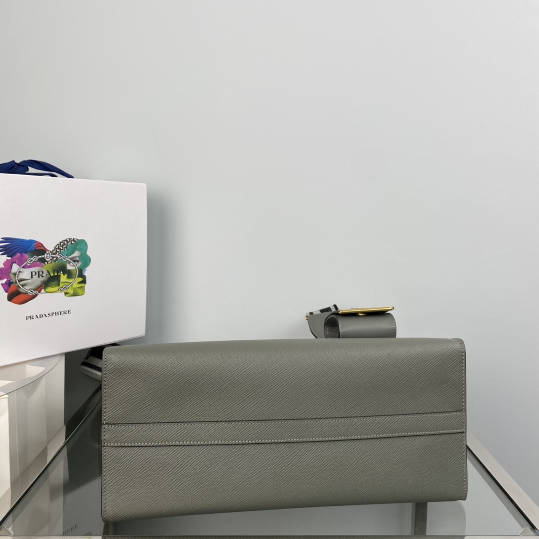 pra*a monoCh*0me medium saffiano bag
