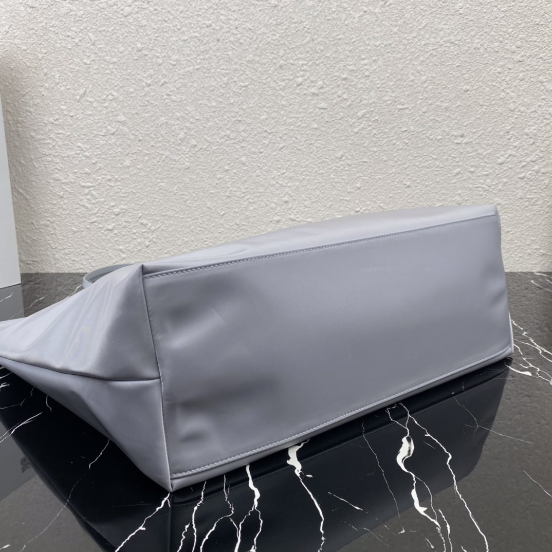 Pra*a re-nylon and saffiano leather tote bag
