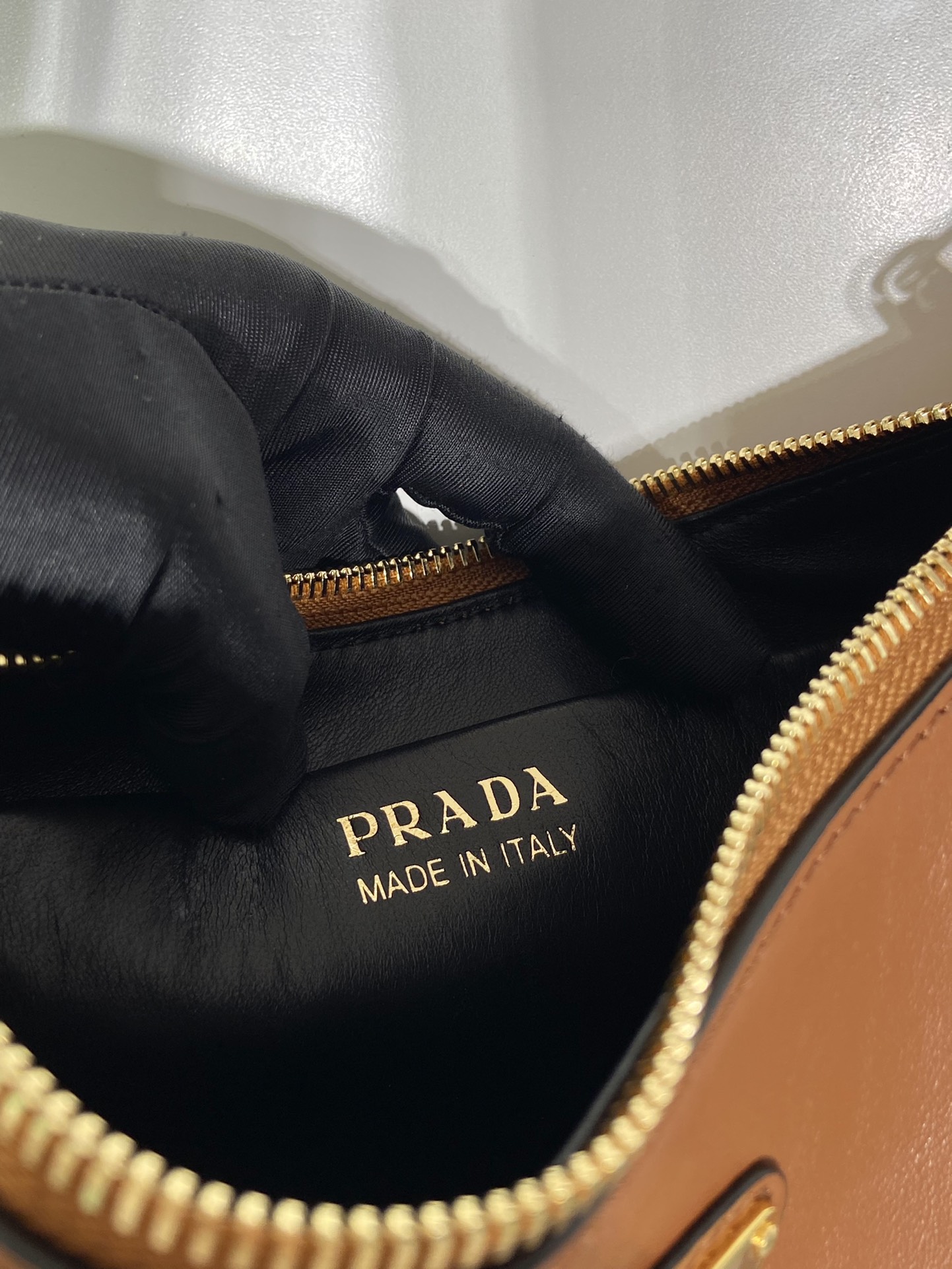 Pra*a arqué leather shoulder bag