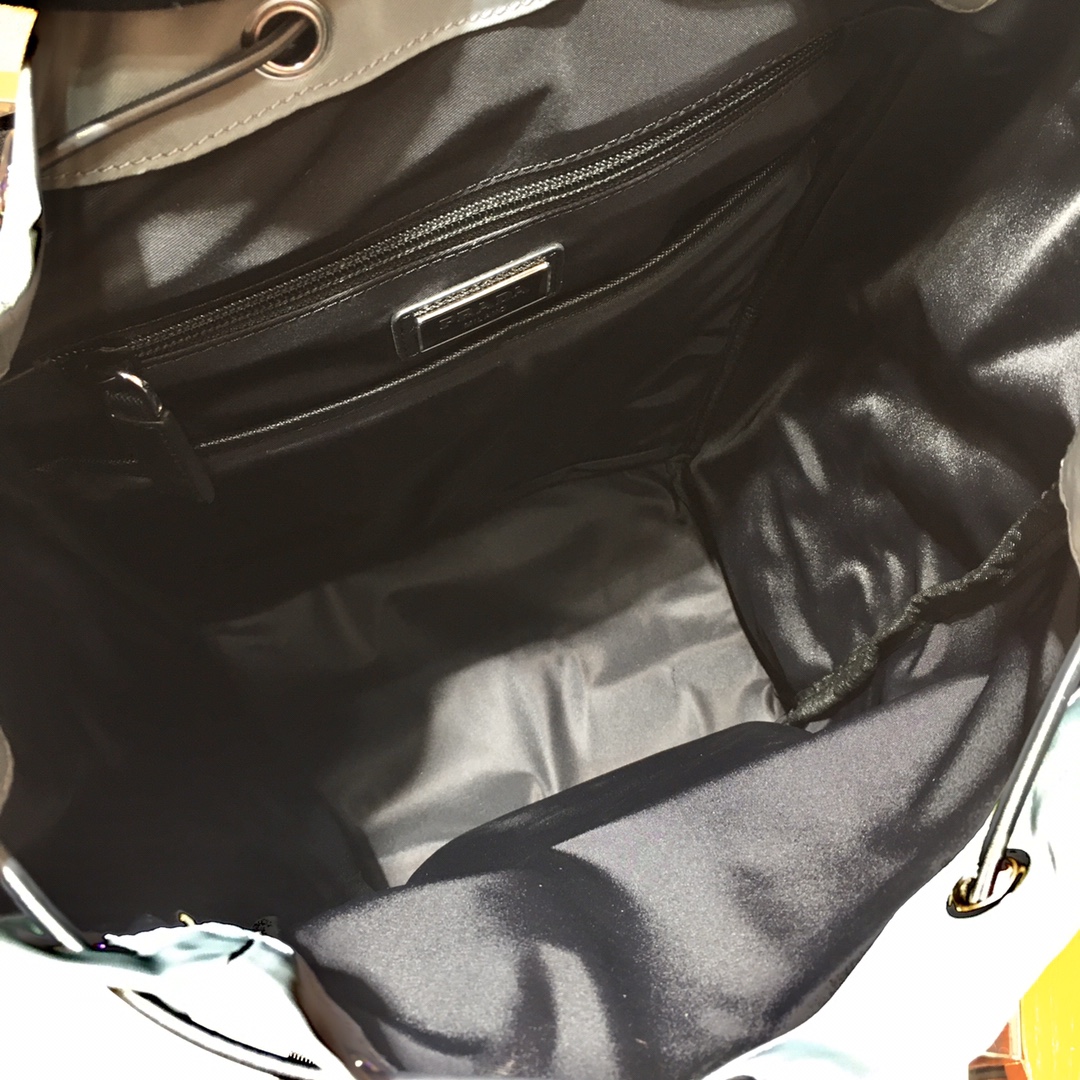 Pra*a  backpack