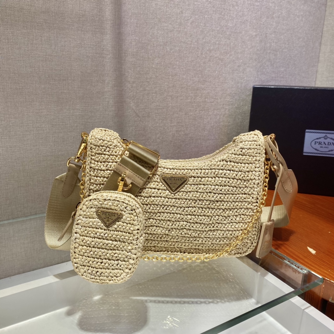 Pra*a re-edition 2005 bag
