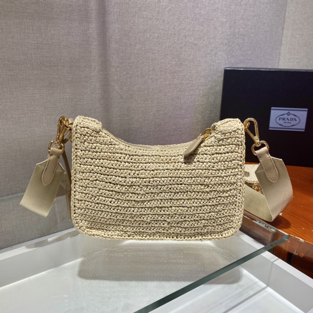 Pra*a re-edition 2005 bag