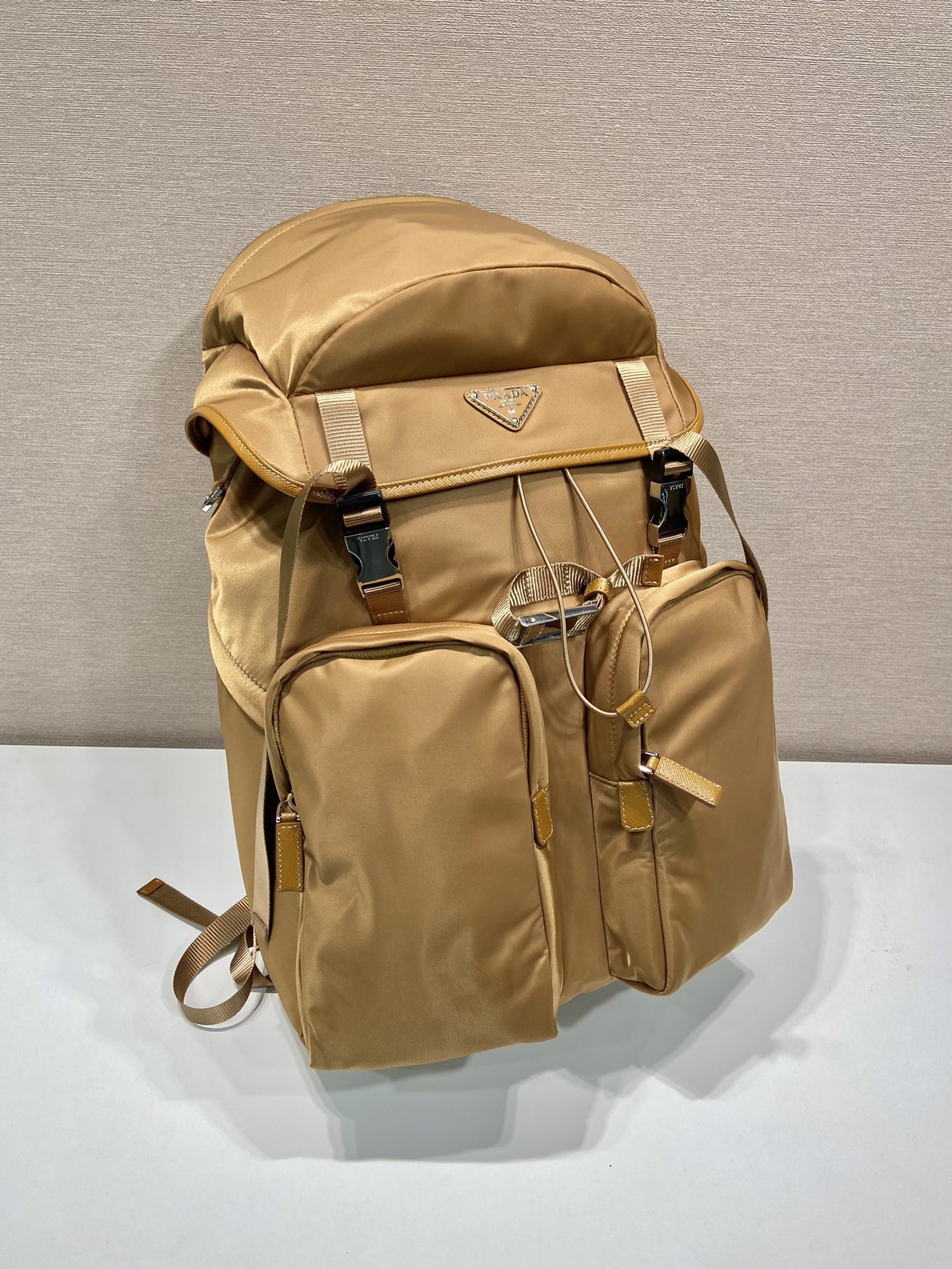 Pra*a  backpack