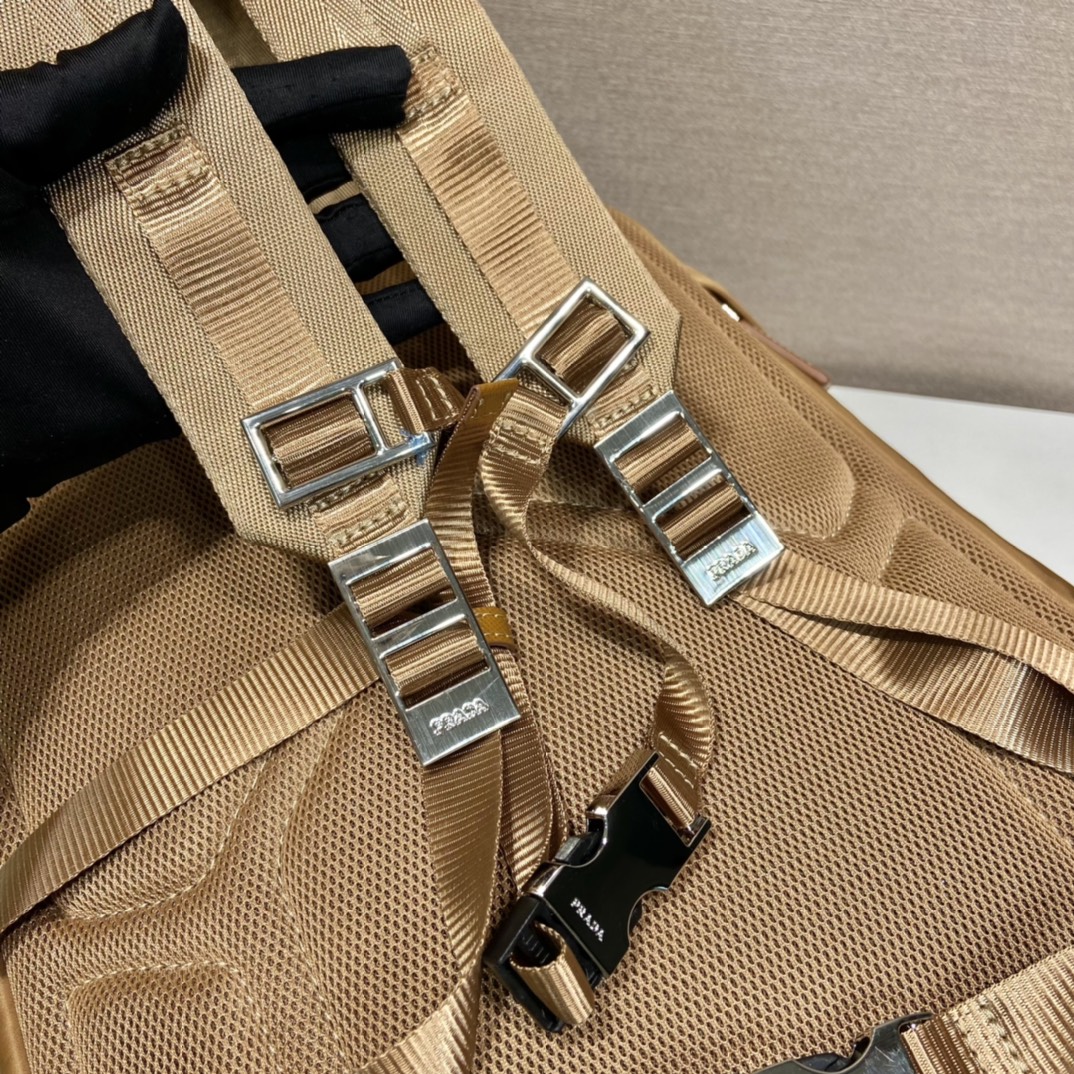 Pra*a  backpack